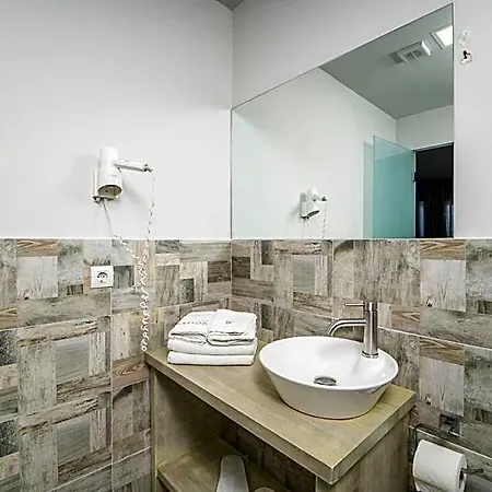 Ianos Hotel